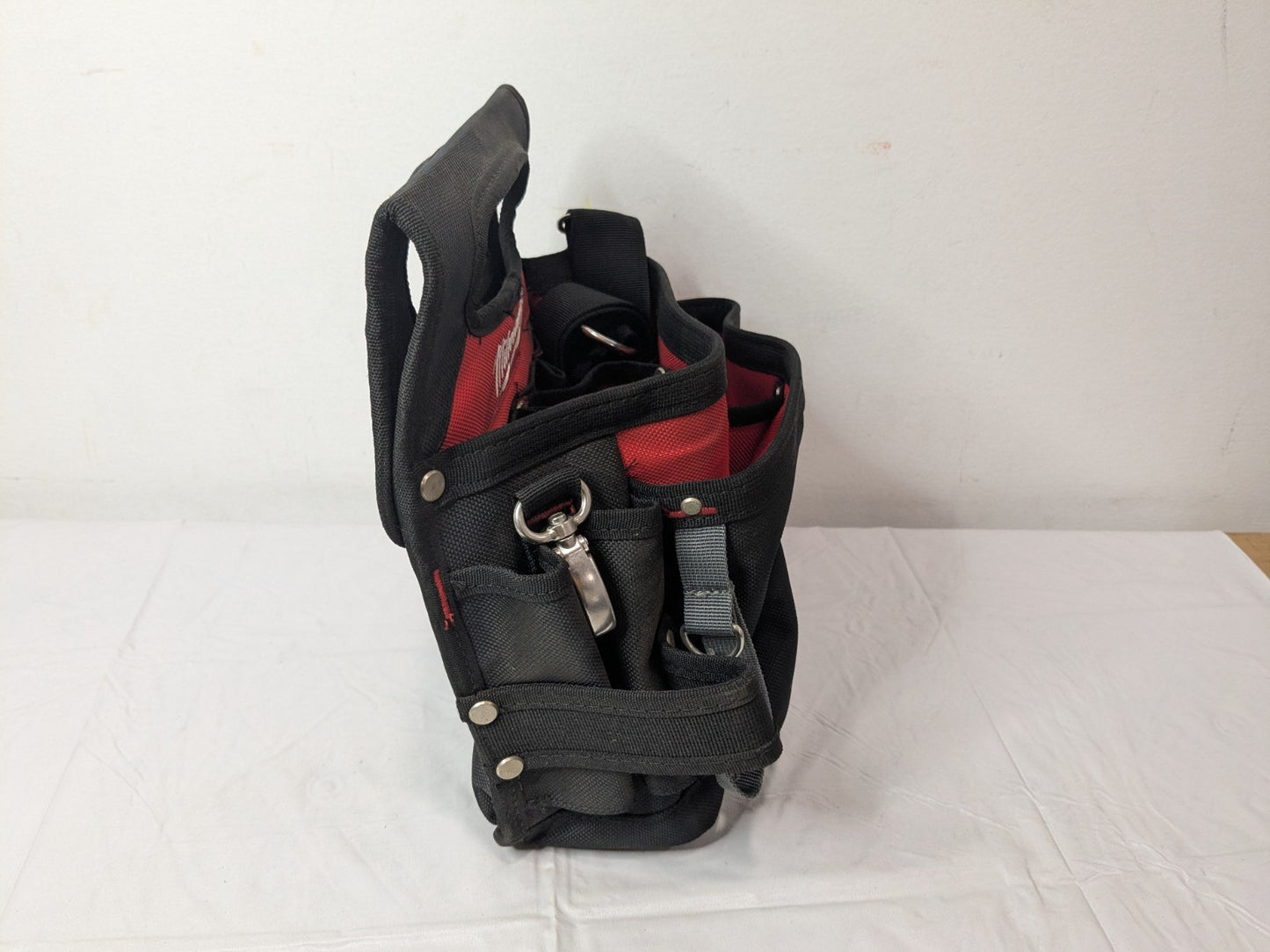 Milwaukee Electrician's Work Pouch w/Quick Adjust Belt 15 Pockets 48-22-811