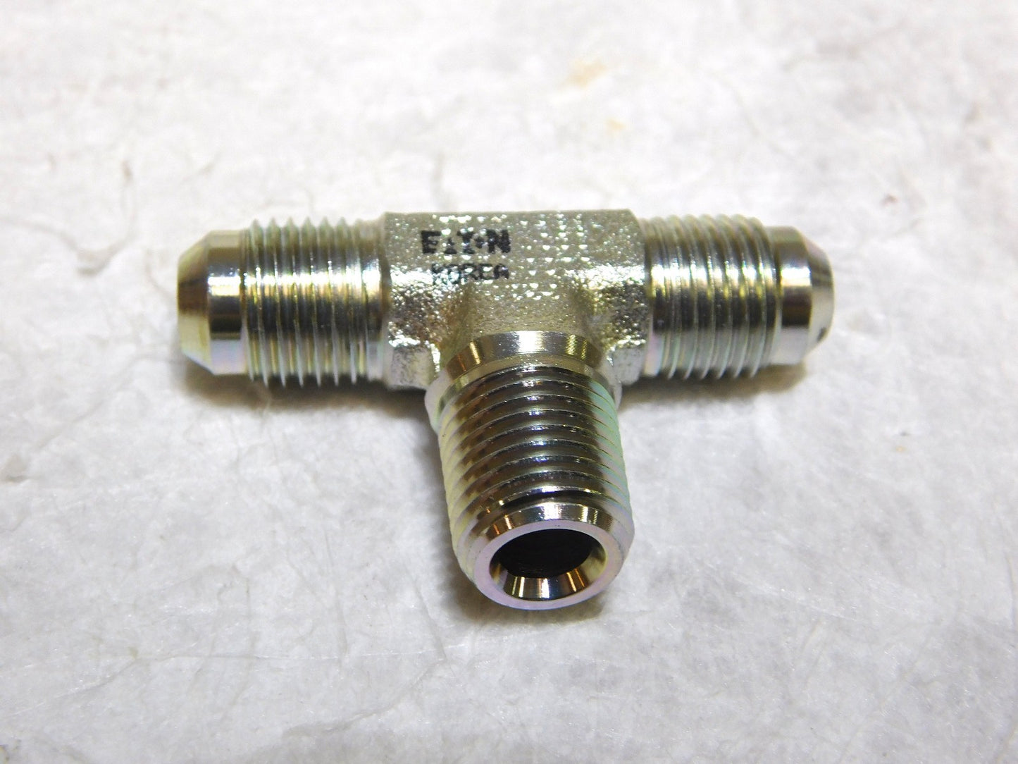 Eaton Male Branch Tee Steel Adapter 3/8 OD x 1/4 MPT Lot of 10 C5605X6
