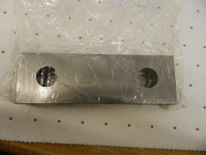 GIBRALTAR Vise Jaw: 6.125 Wide, 2 High, 1 Thick, Flat 428-1066