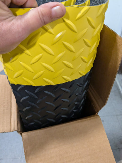 Wearwell Black w/Yellow Mat, 3ft x 5ft, 9/16" Diamond-Plate 415.916x3x5BYL