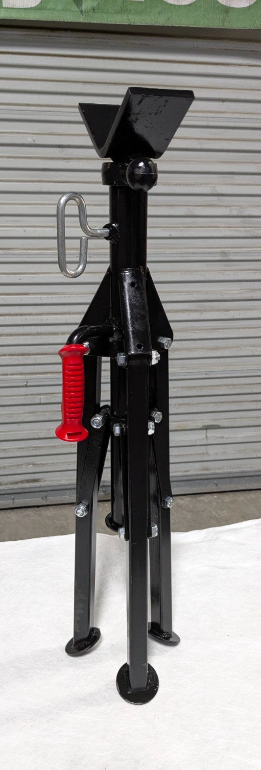 Folding V-Head Pipe Stand  12"/2000Lb Cap   27-41" Adjustable Height  33-05-250