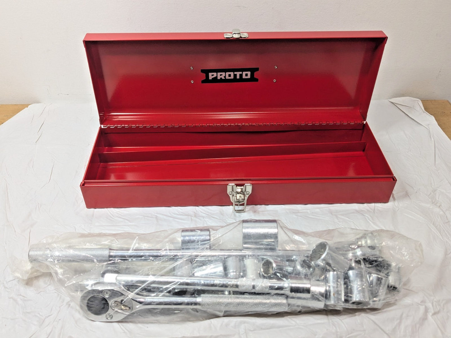 Proto 26 Piece 1/2" Drive Socket Set 3/8" to 1-1/4" 12 Pts w/Metal Case J54124