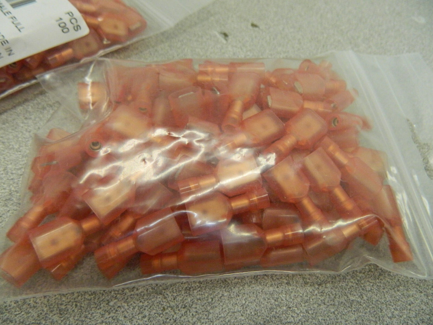 Wire Disconnects qty 200: Male, Red Nylon 22-16 AWG, 1/4″ Tab Width MDFNYD1-250