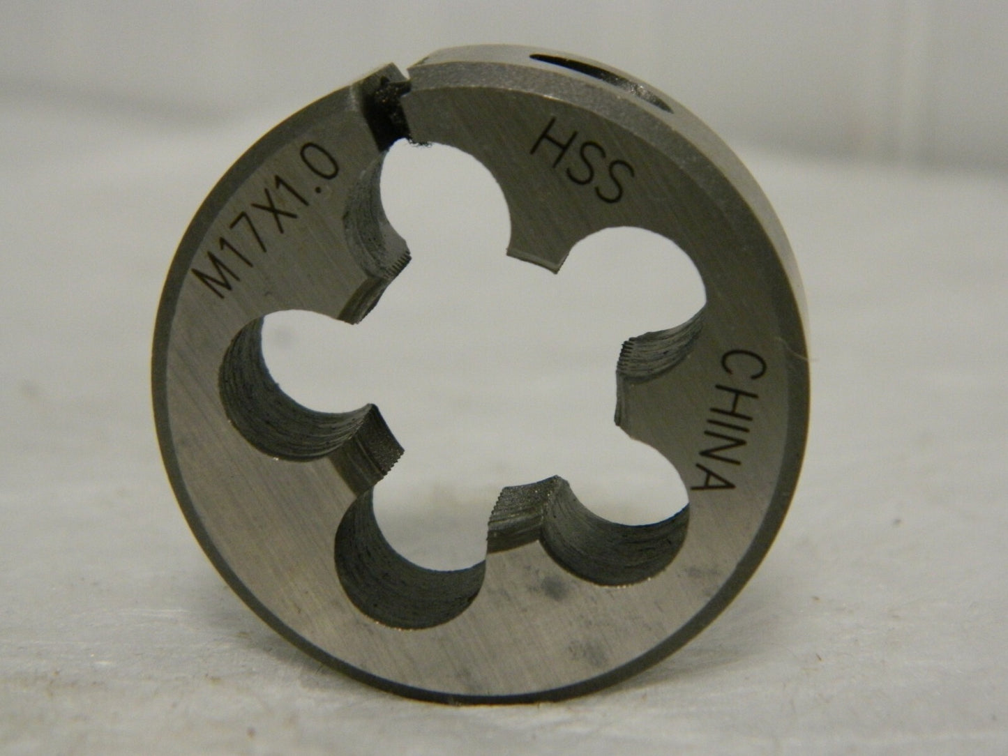 Interstate High Speed Steel Round Adjustable Die M17x1.00 Metric Fine 09035882