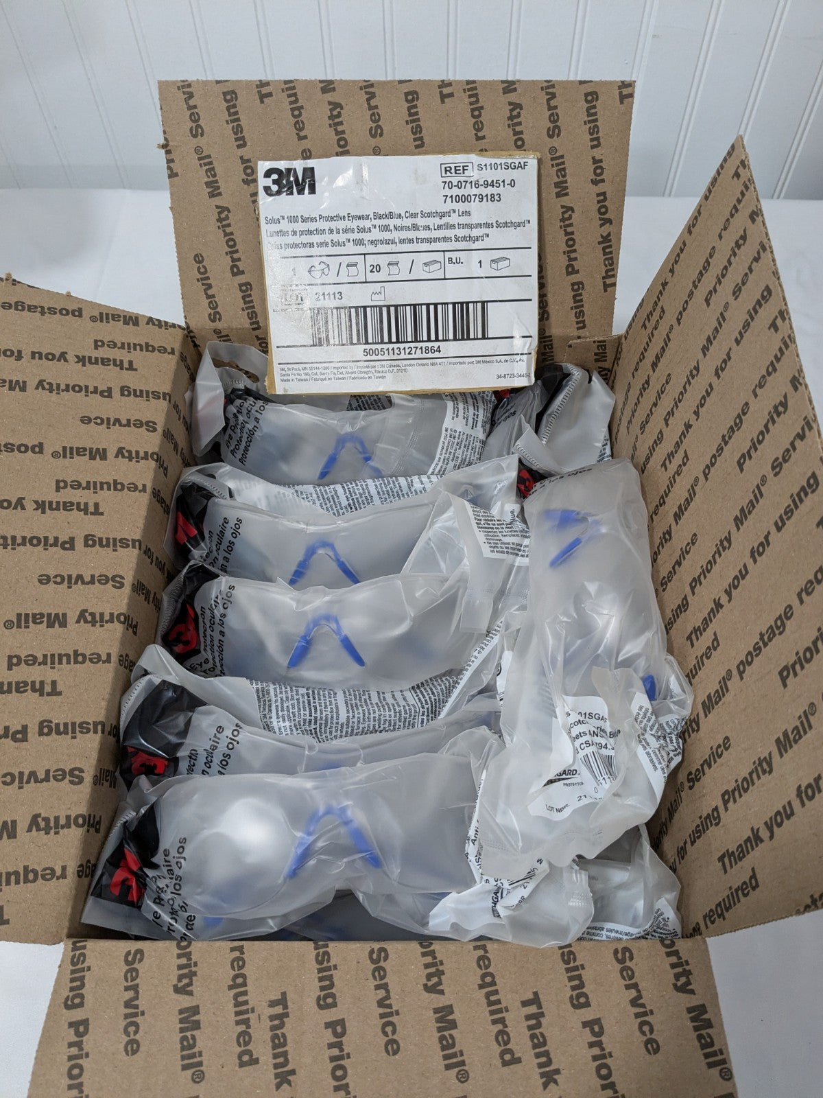 3M Safety Glasses: Anti-Fog/Scratch-Resistant Polycarbonate Box of 20 7100079183