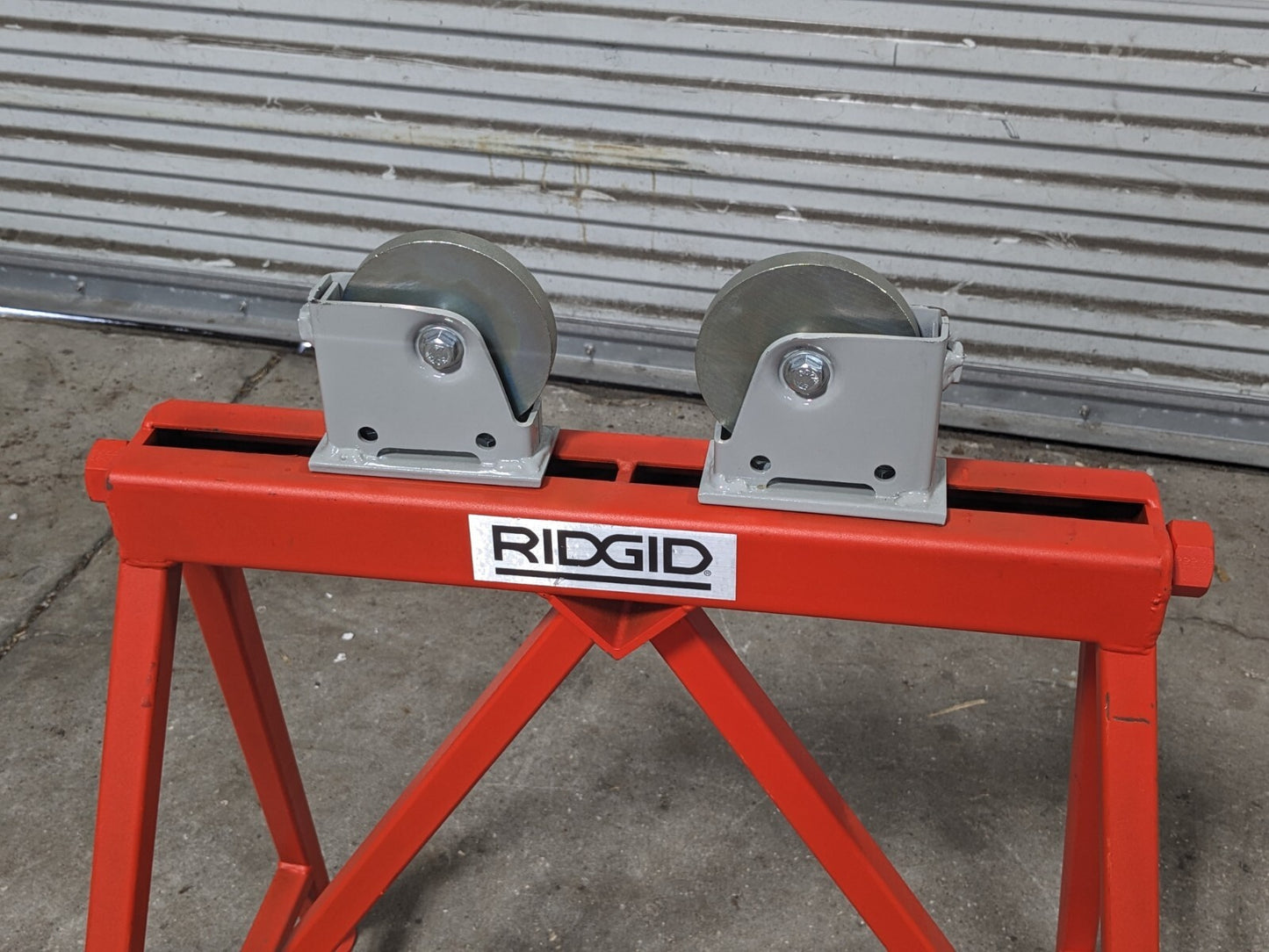 Ridgid Pipe Stand w/ Adjustable Steel Roller Heads 1/4" to 36" Capacit