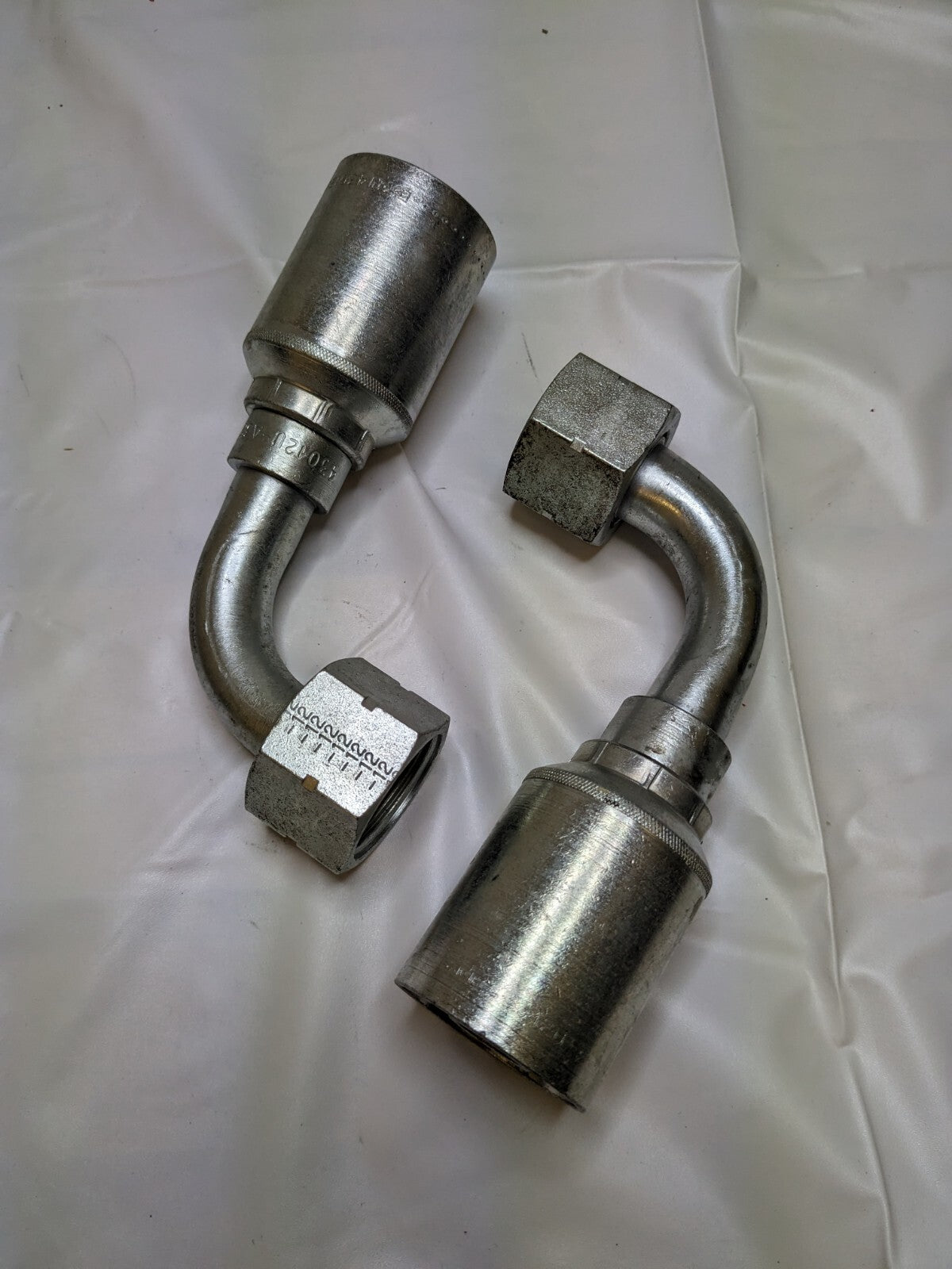 EATON Hydraulic Hose Short Drop Female Swivel 90 ° Elbow Qty 2 4SA12FRB12-BG