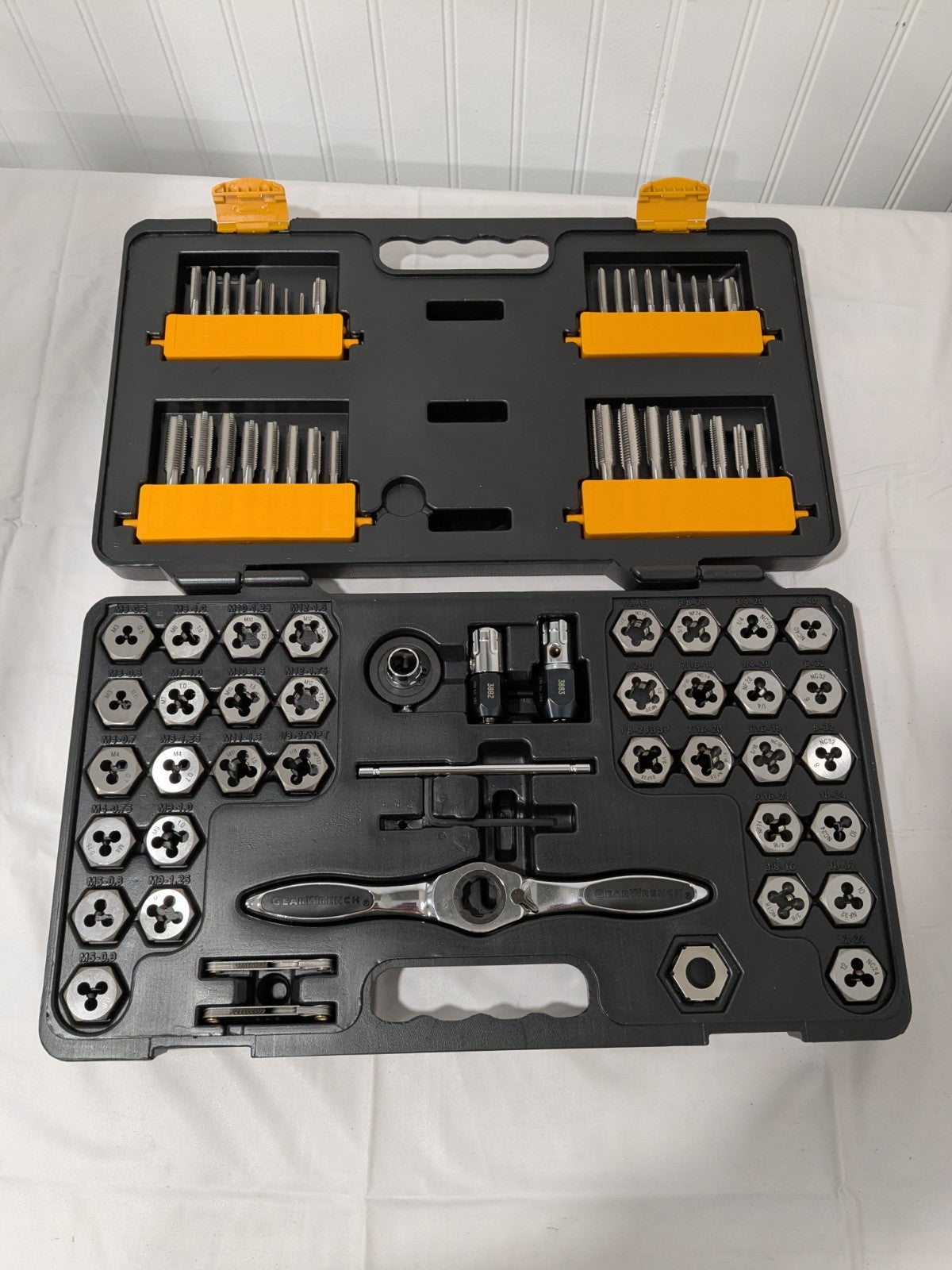 Gearwrench 77pc Ratcheting Tap & Die Set Sae/Metric 3887