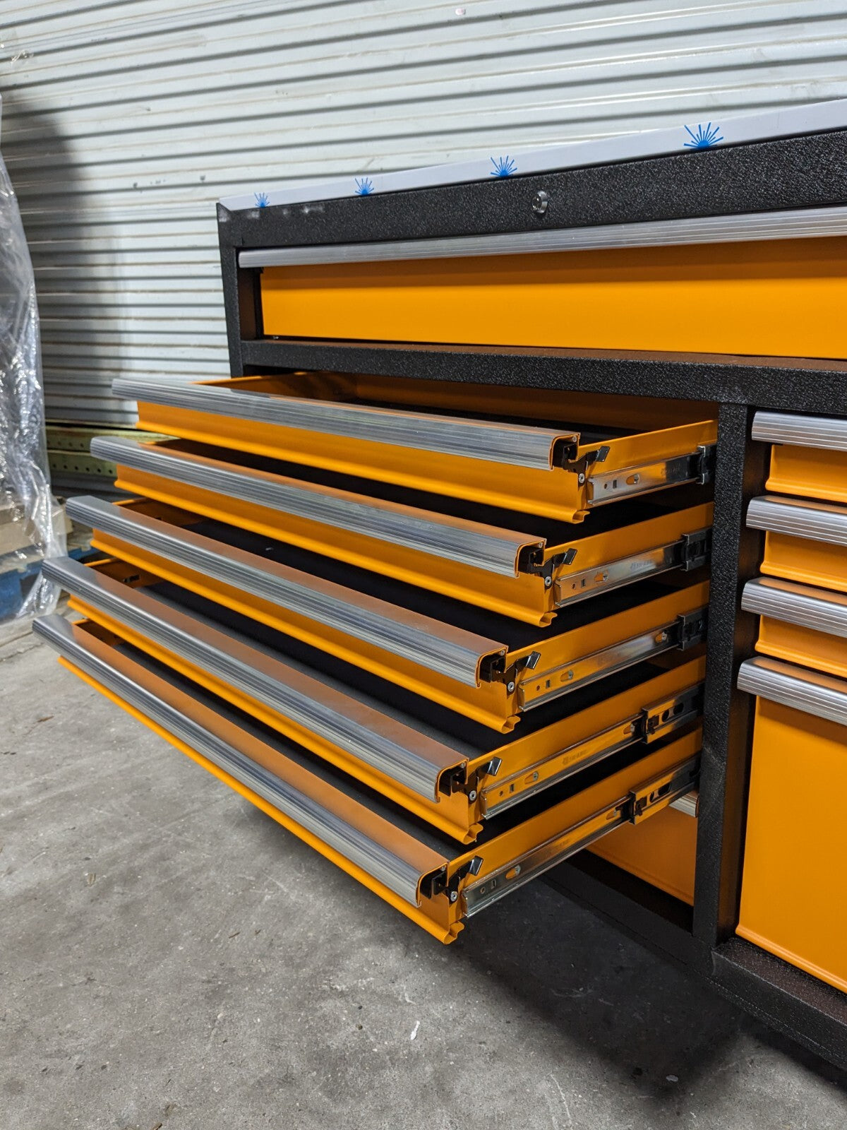 GearWrench GSX Tool Box Roller Cabinet 11 Drawer 52" x 18" x 36"