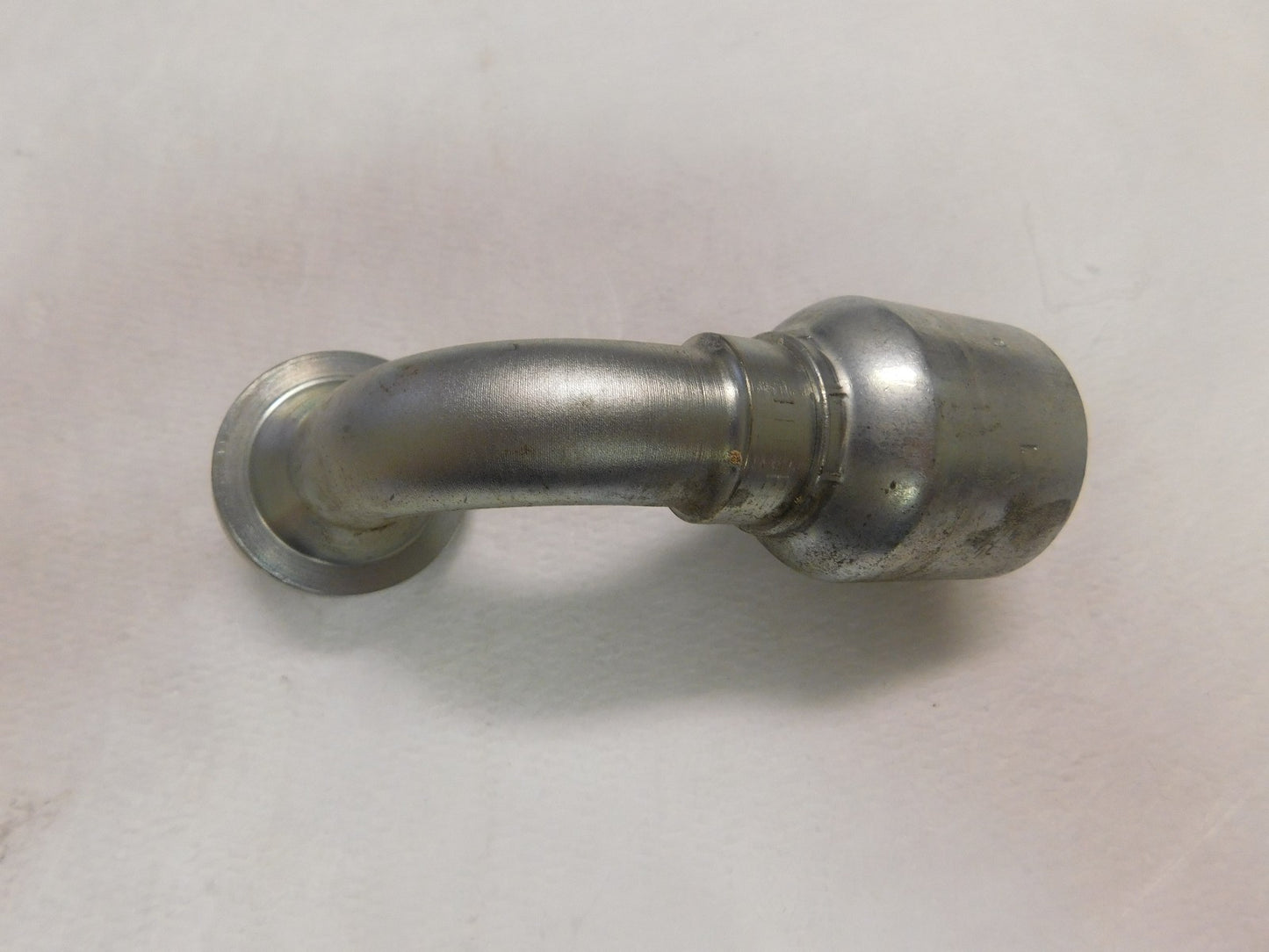 Parker Hose Adapter 3/4" Hose x 3/4" SAE Code 62 Flange Head 90º L16N7