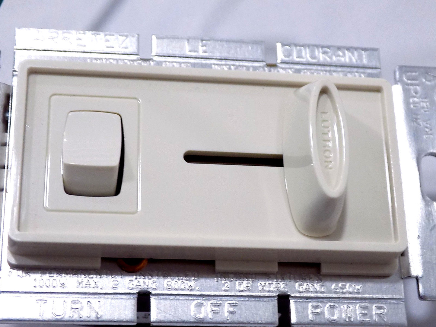 Lutron S-103P-LA Skylark 1000W 3-Way Preset Dimmer Switch Light Almond