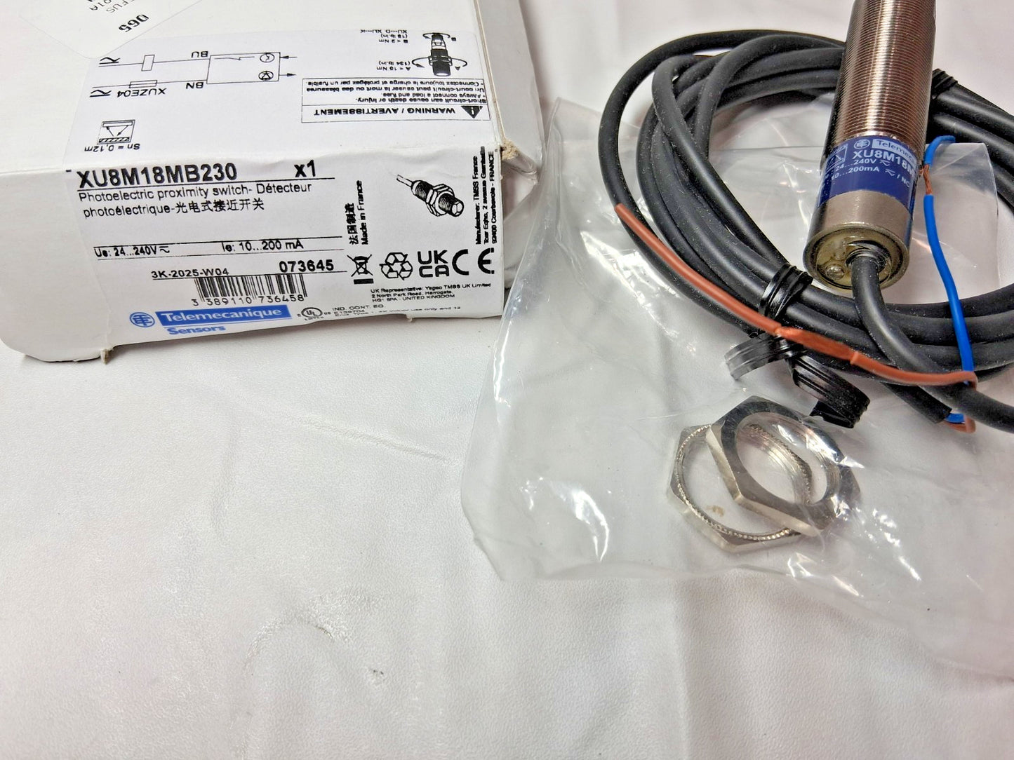 Telemecanique Sensors Photoelectric sensor XU8 BGS Sn 0.12m 24-2 XU8M18MB230