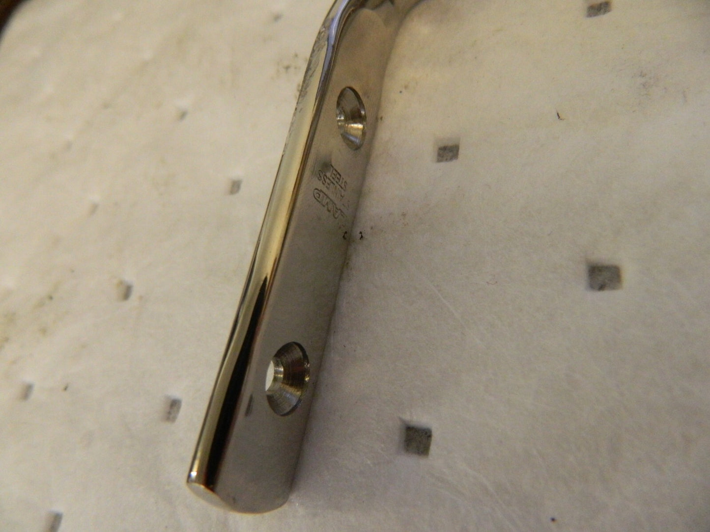 SUGATSUNE Storage Hook: 3-9/32" Projection JFT-180