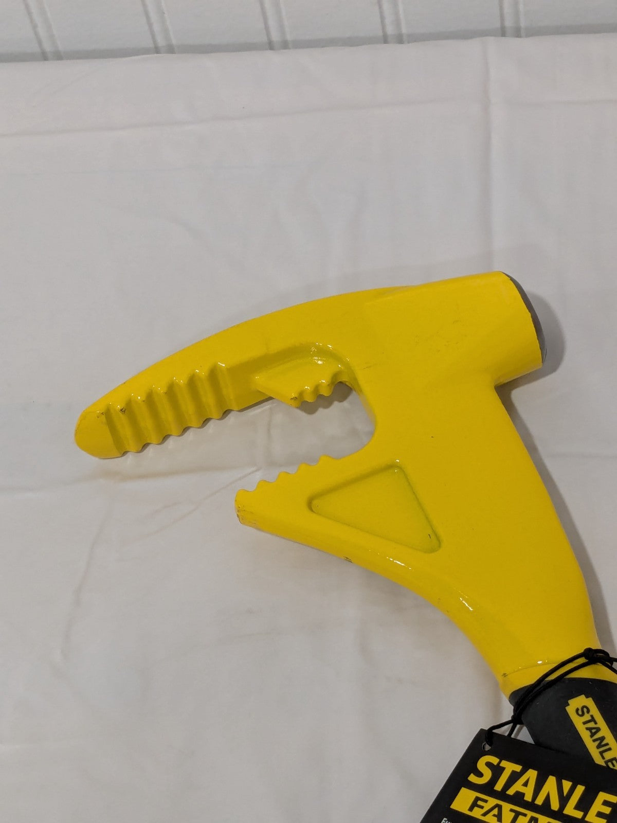 Stanley 18" OAL Functional Utility Bar Steel 55-099