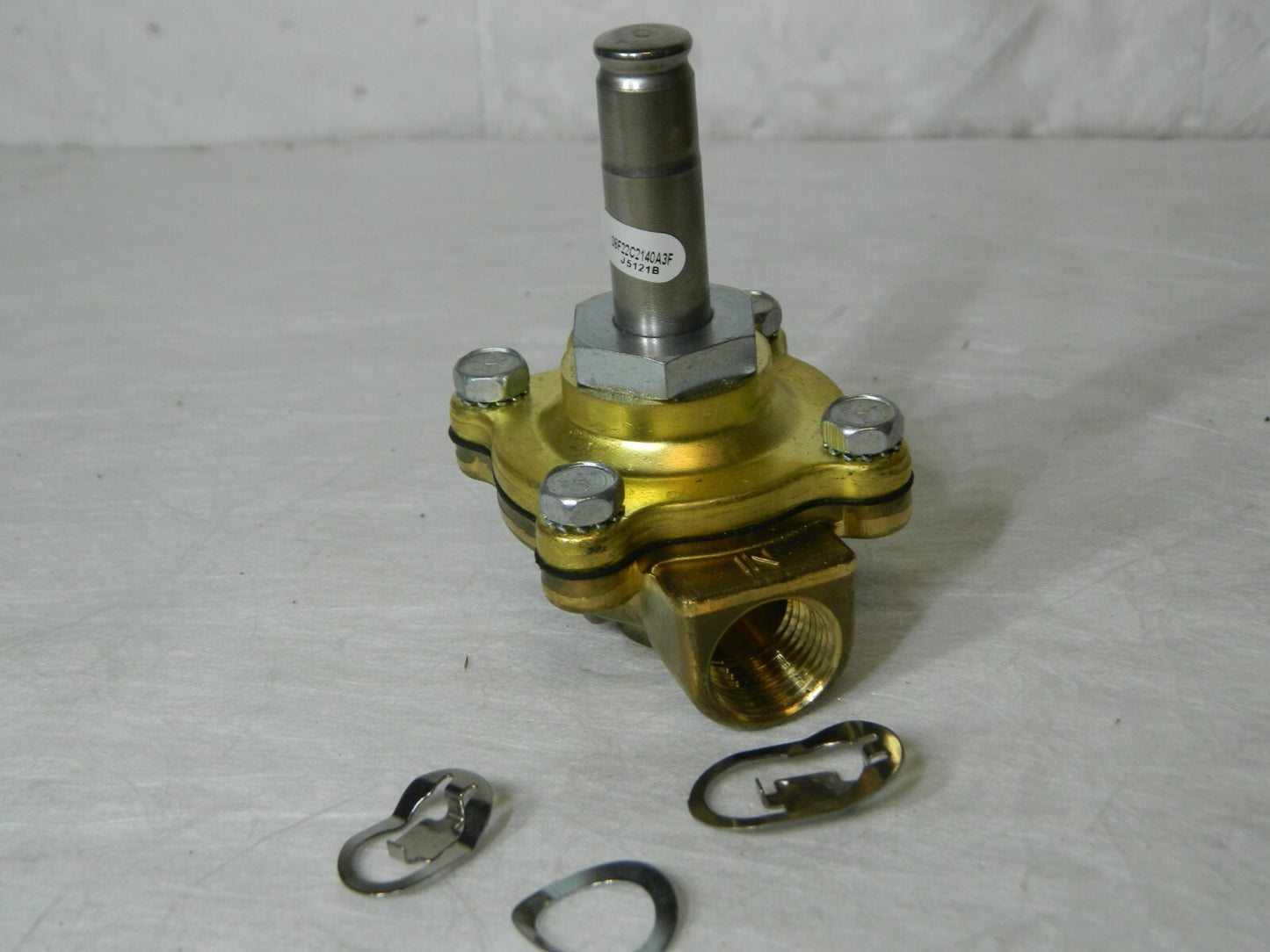 Parker 1/2" Port Brass Two-Way Piloted Diaphragm Solenoid Valve 08F22C2140A