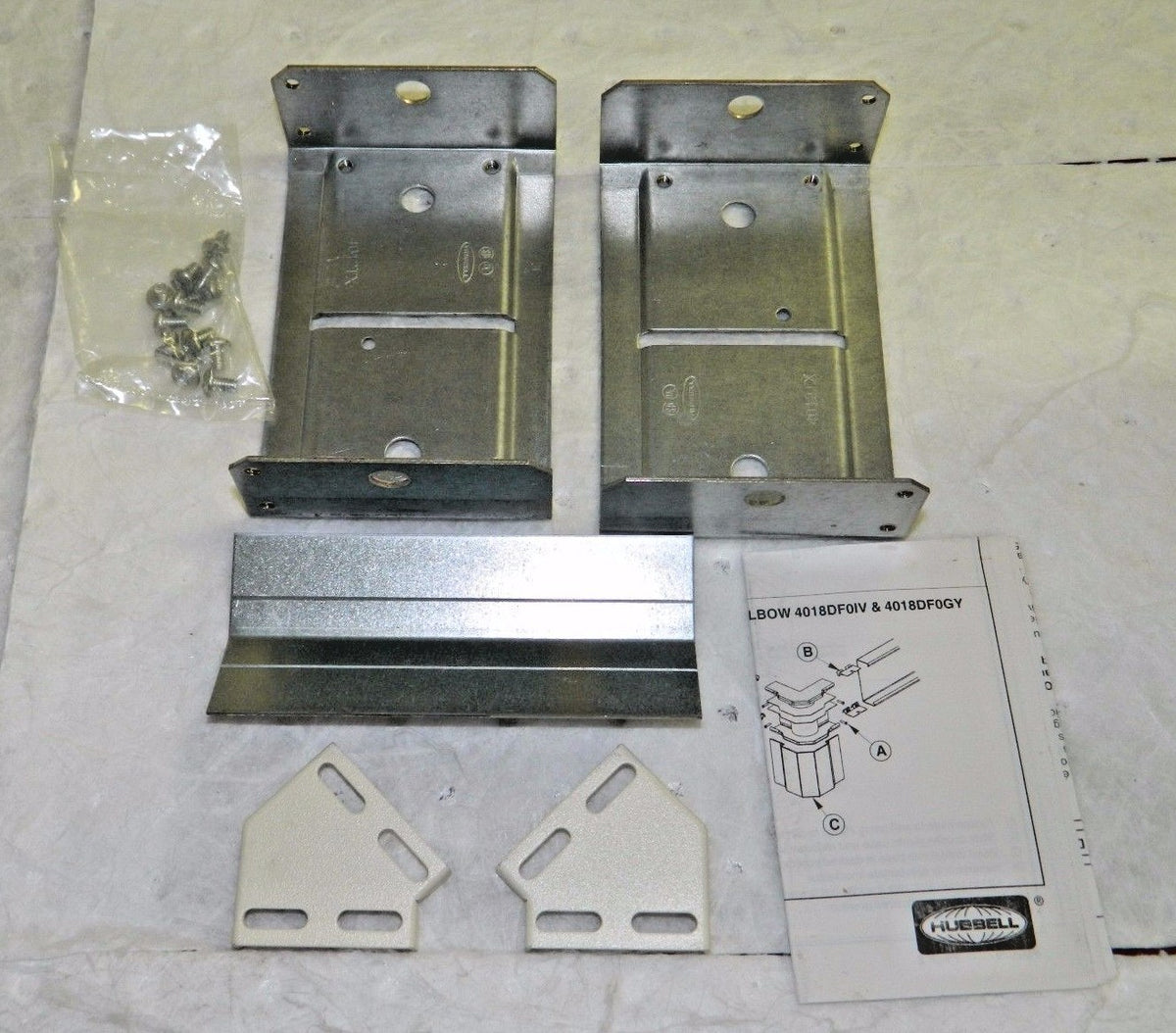 Hubbell 6.04" L x 4.59" H Wiring Device-Kellems Raceway Elbow End #HBL4712TXIV