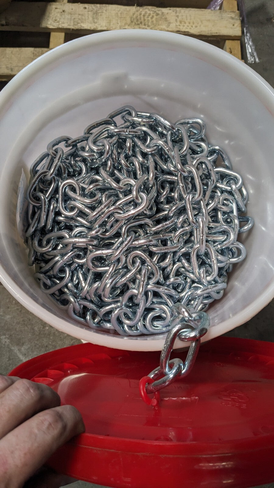 1/4" Welded Proof Coil Chain 1,300 Lb Cap Grade 30 141' Long Zinc Plated Finish