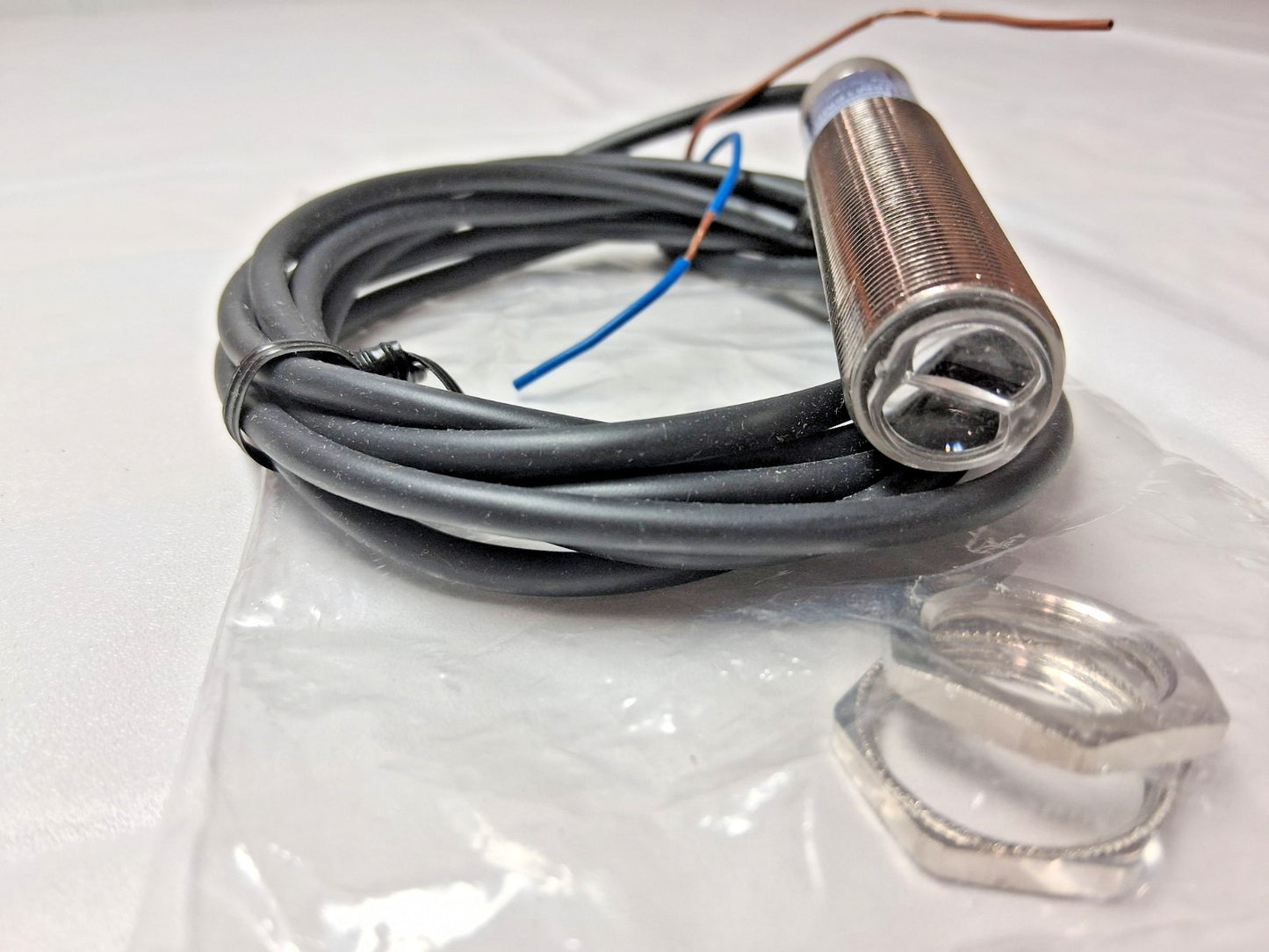 Telemecanique Sensors Photoelectric sensor XU8 BGS Sn 0.12m 24-2 XU8M18MB230