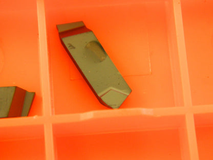 HERTEL 16 2S1.20R HP240C qty 4 Carbide Cutoff Inserts 45743036