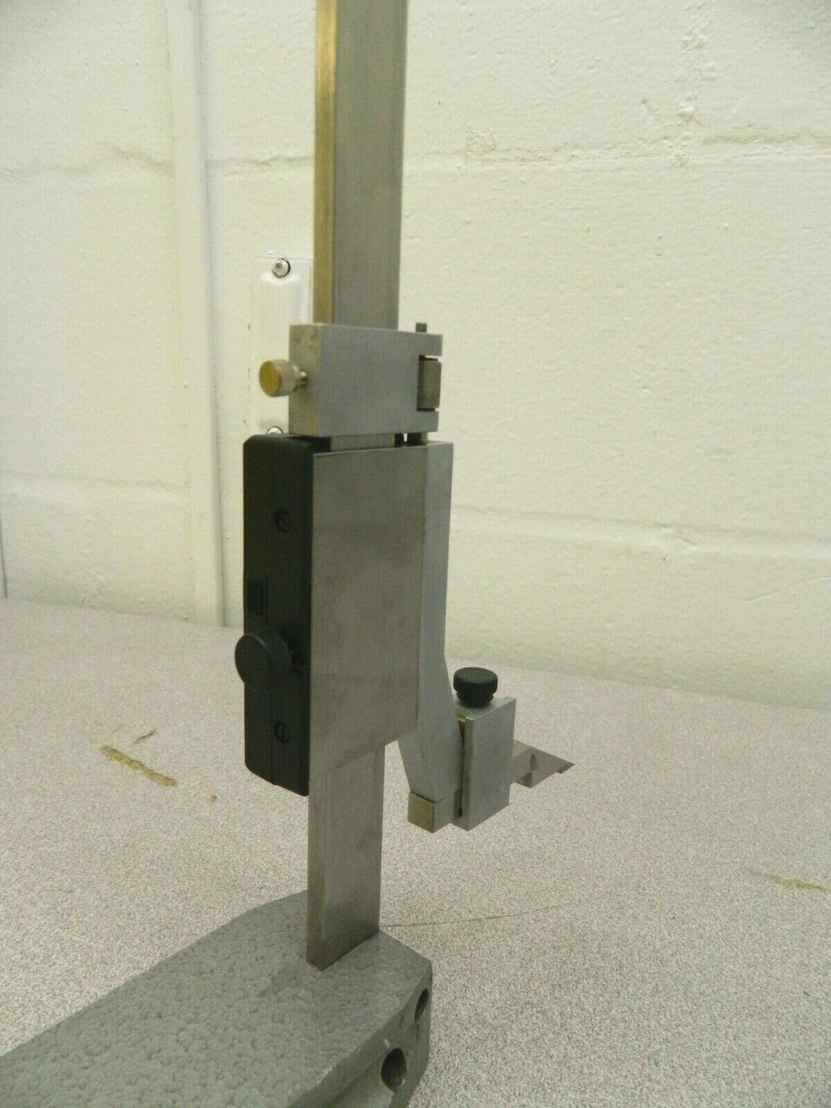 Pro-Grade 12" Electronic Height Gage 00449314
