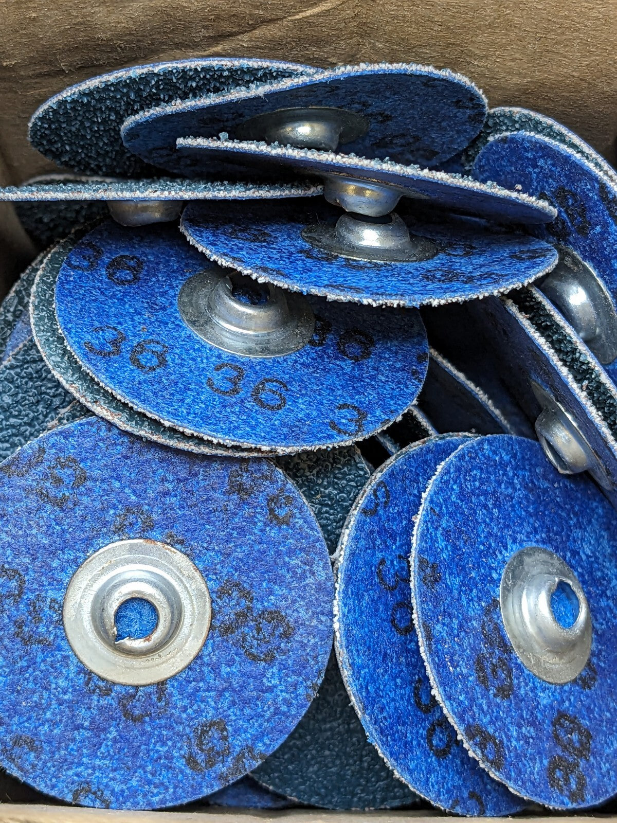 TRU-MAXX Quick-Change Disc: TS, 2" Dia, 36 Grit Qty 100 93141836