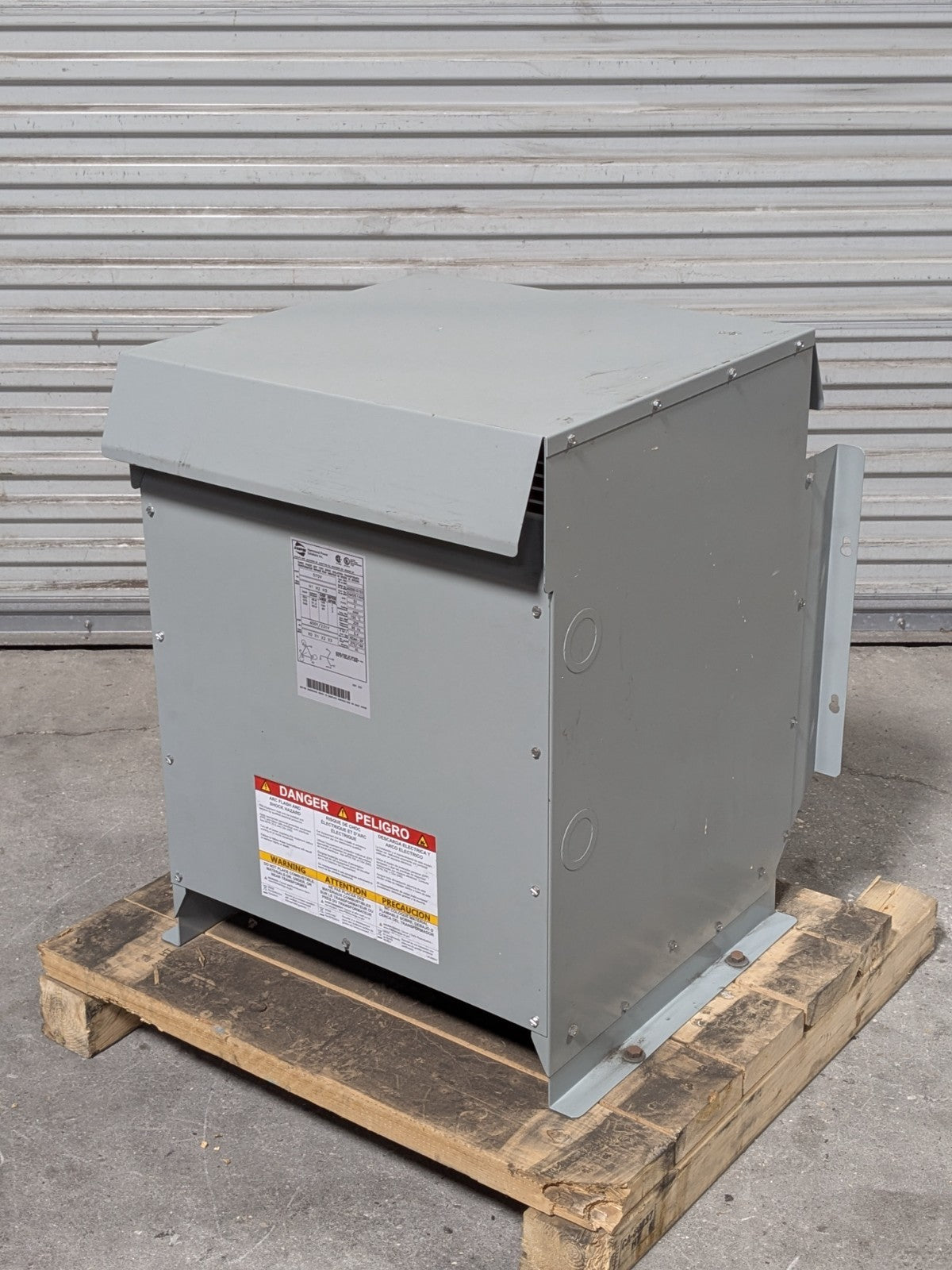 Hammond 51kVA Dry Type Drive Isolation Power Transformer 3 Ph 575V DM051NH