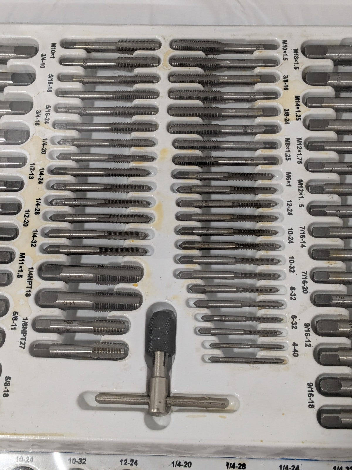 110 Piece Tap & Die Set #4-40 to 3/4-16 Taps NPT, UNC & UNF 03959137