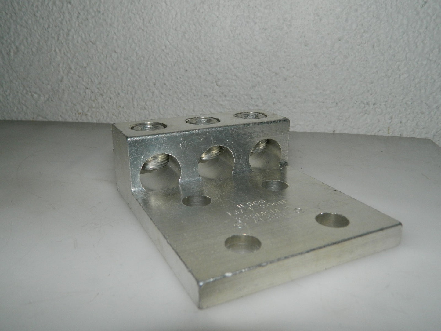 Thomas &amp; Betts Noninsulated Compression Rectangle Ring Terminal 4 AWG ADR50-