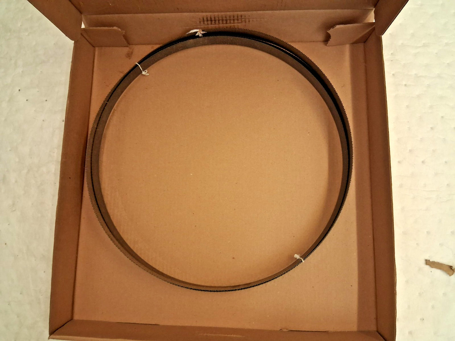 Lenox Welded Bandsaw Blade 13ft 3" L x 1" W x 8-12 TPI 79664CLB134040
