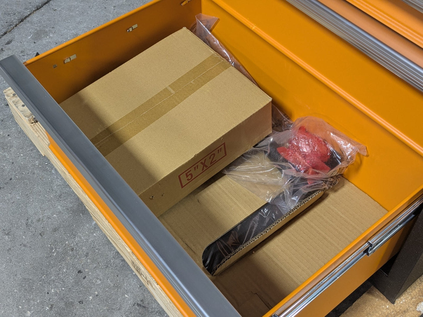 Gearwrench GSX Series Tool Box Roller Cabinet 5 Drawer 37 H x 26 W x 18 D 83241