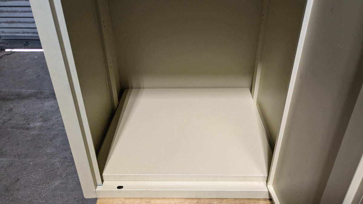 Mobile Bench Work Center 22" OAD 1 Shelf Steel Body Damaged