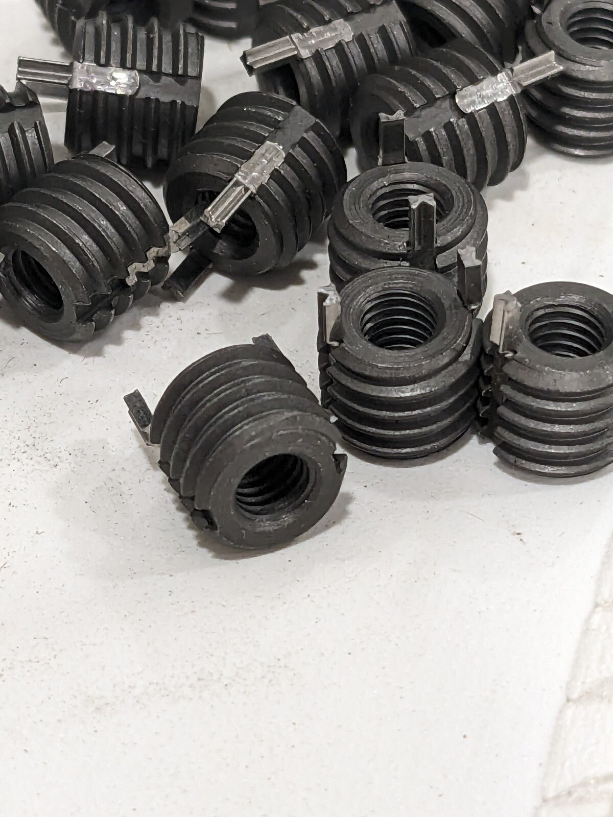 RECOIL Thread Locking Insert: #10-32 Internal Thread Qty 20 74602