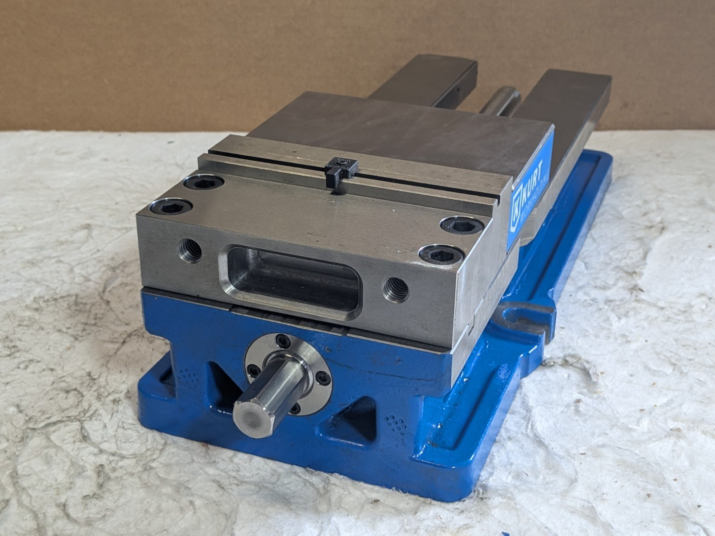 Kurt Manual Reverse Machine Vise 6" Jaw Width 9" Opening Capacity HD691