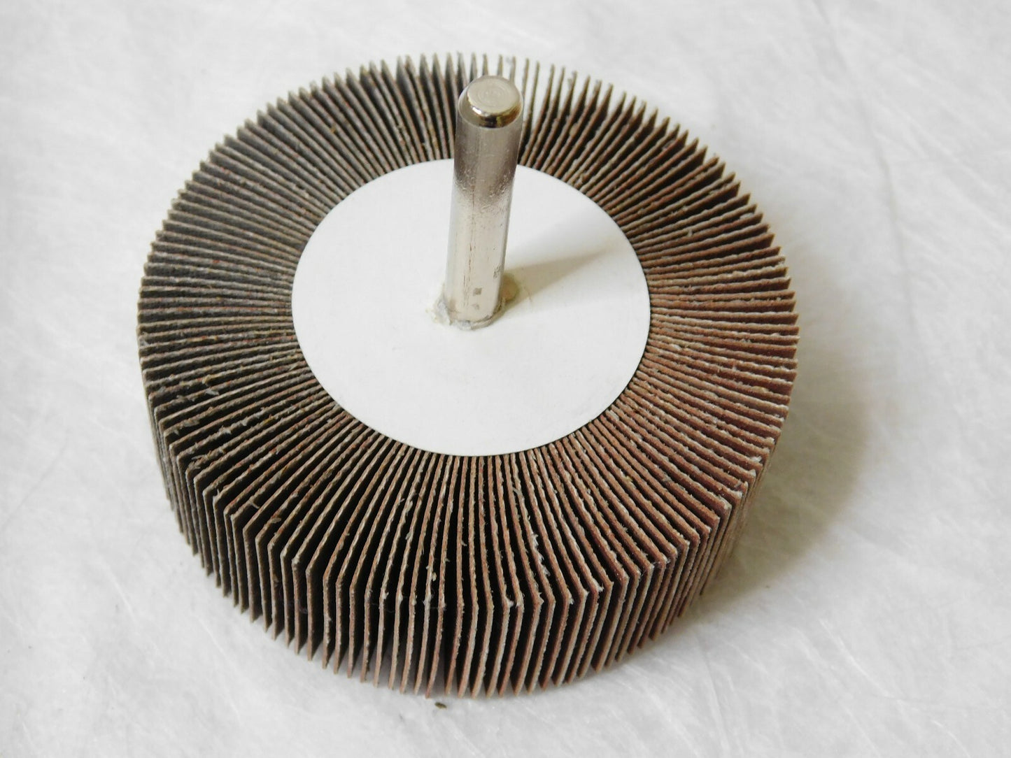 Aluminum Oxide Coated Mounted Flap Wheels 3"x1" x 1/4" Grit 320 Q