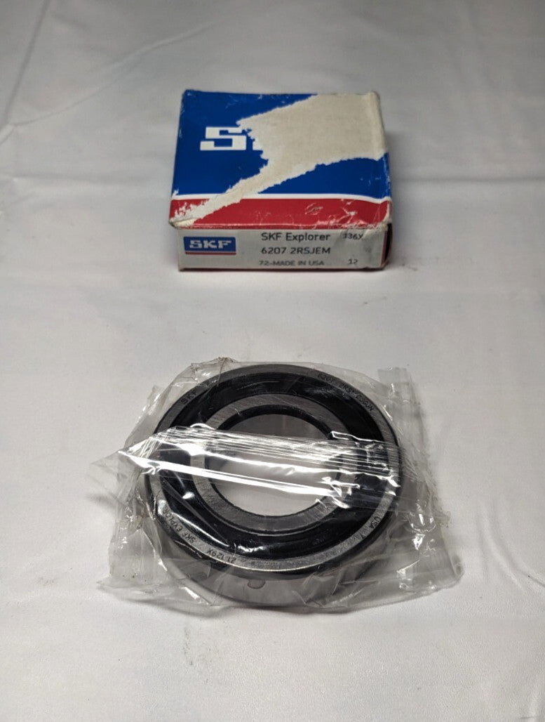 SKF  6207 Deep Groove Ball Bearing 72 mm OD x 35 mm ID x 17mm Wide 6207 2RSJEM