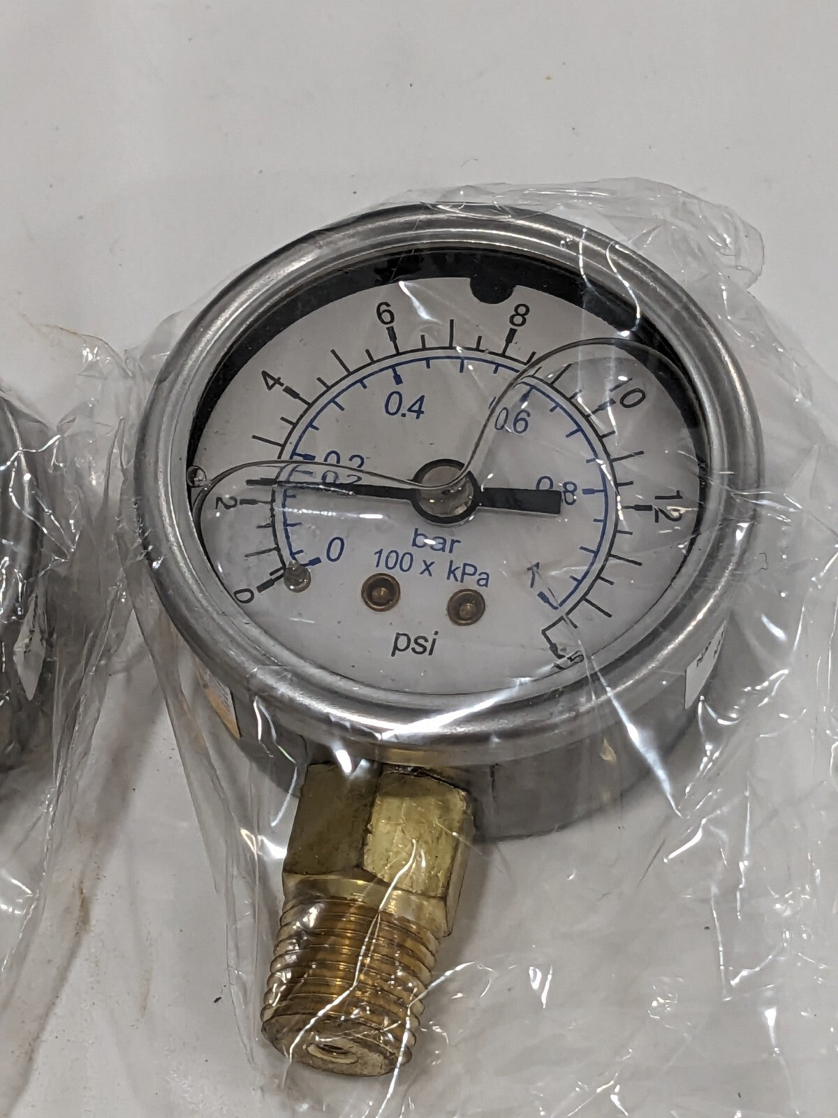 WS Pressure Gauge 2" Dial 15 psi, 1/4" Thread, NPT, Lower Mount Qty 2 115AL20015