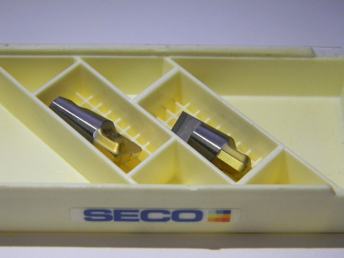 Seco Seco MM10 MD04 Grade F30M Carbide End Milling Tip Insert QTY 2  83588
