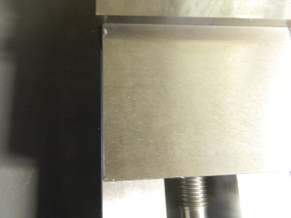 2 Station Machine Vise: 4″ Jaw Opening, Horizontal, Stationary Base 428-12601