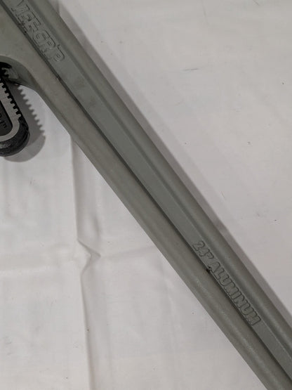 Irwin Straight Pipe Wrench: 3" Jaw Capacity, 24" OAL, Aluminum 2074124