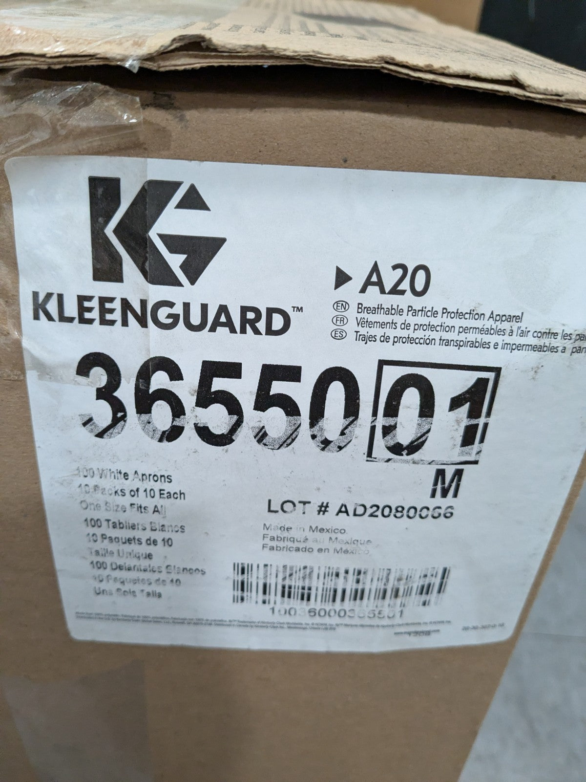 KLEENGUARD 100pk Disposable Bib Apron Sz Universal White  Water Protection 36550