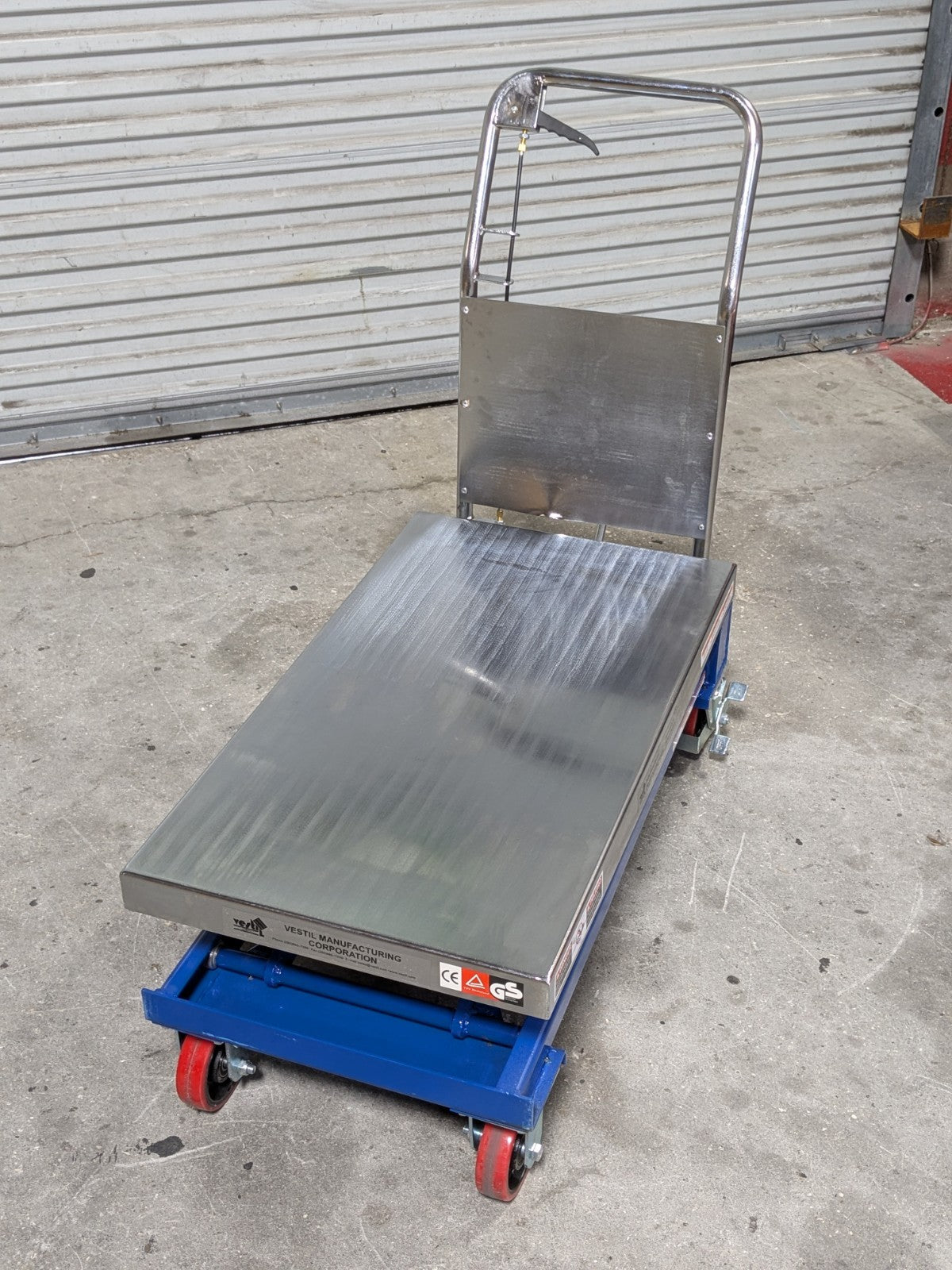 Vestil Hydraulic Elevating Cart 800 lb. Capacity 35 x 20 Platform CART-800-D-TS