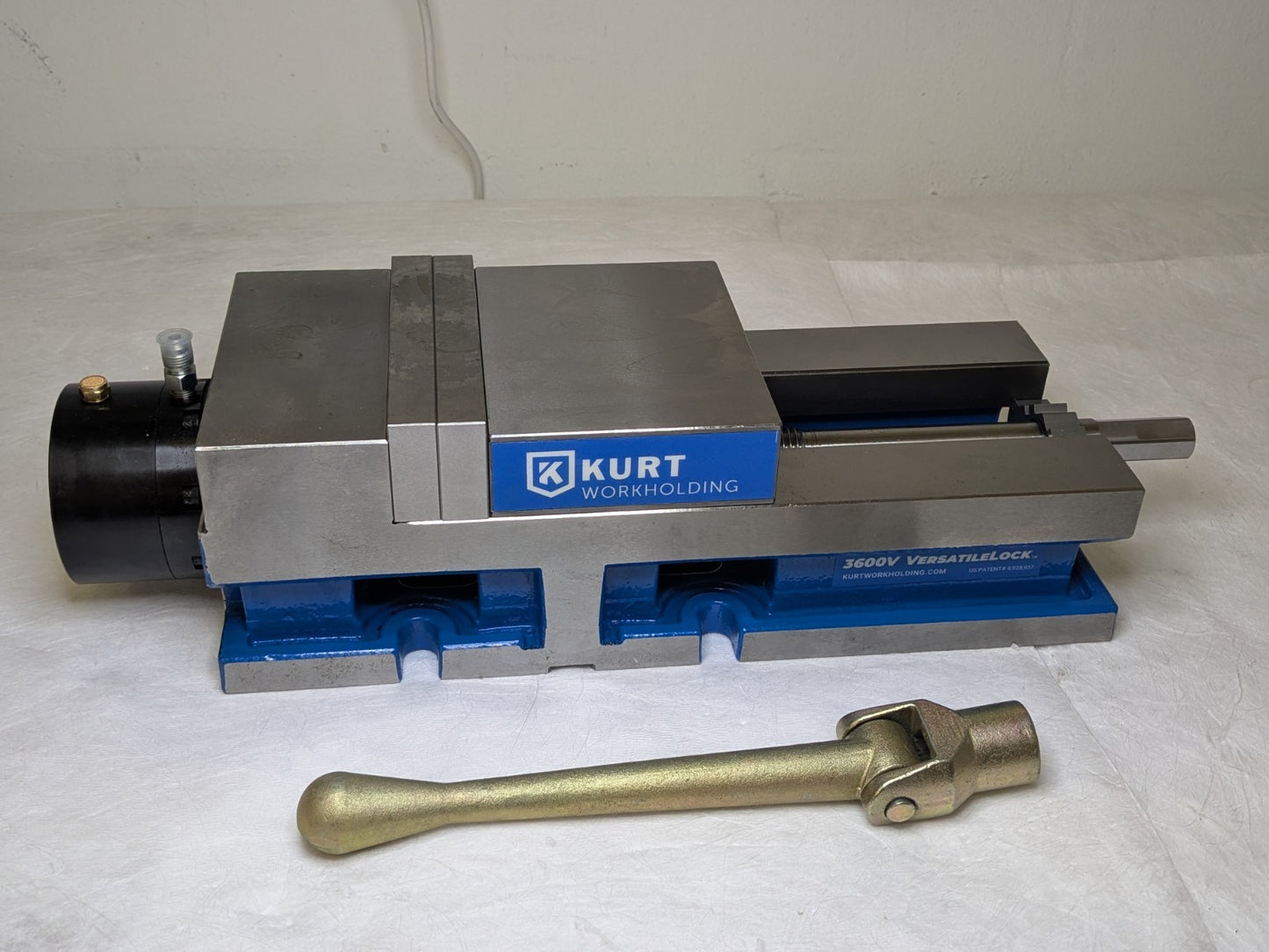 Kurt Hydraulic VersatileLock Machine Vise 6" Jaw Width 6" Opening 3600H