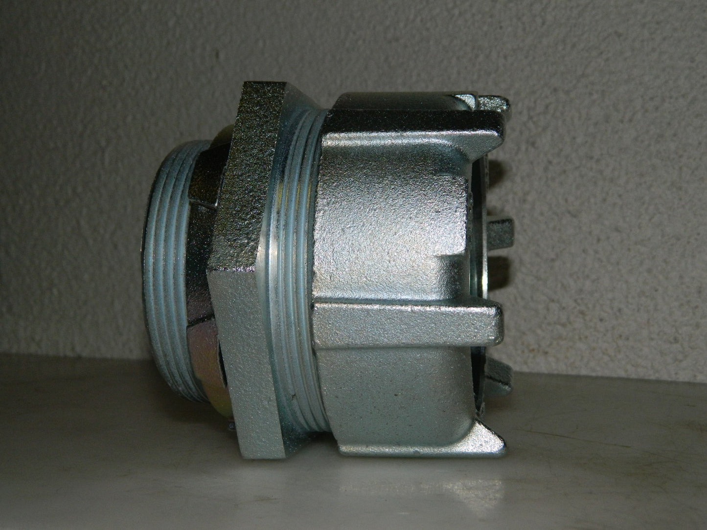 Thomas &amp; Betts Straight Compression (IMC) Connector 3" Trade 8821