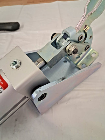 DE-STACO-CO Pneumatic Hold Down Toggle Clamp 948 lb Inner Clamping Force 847-U