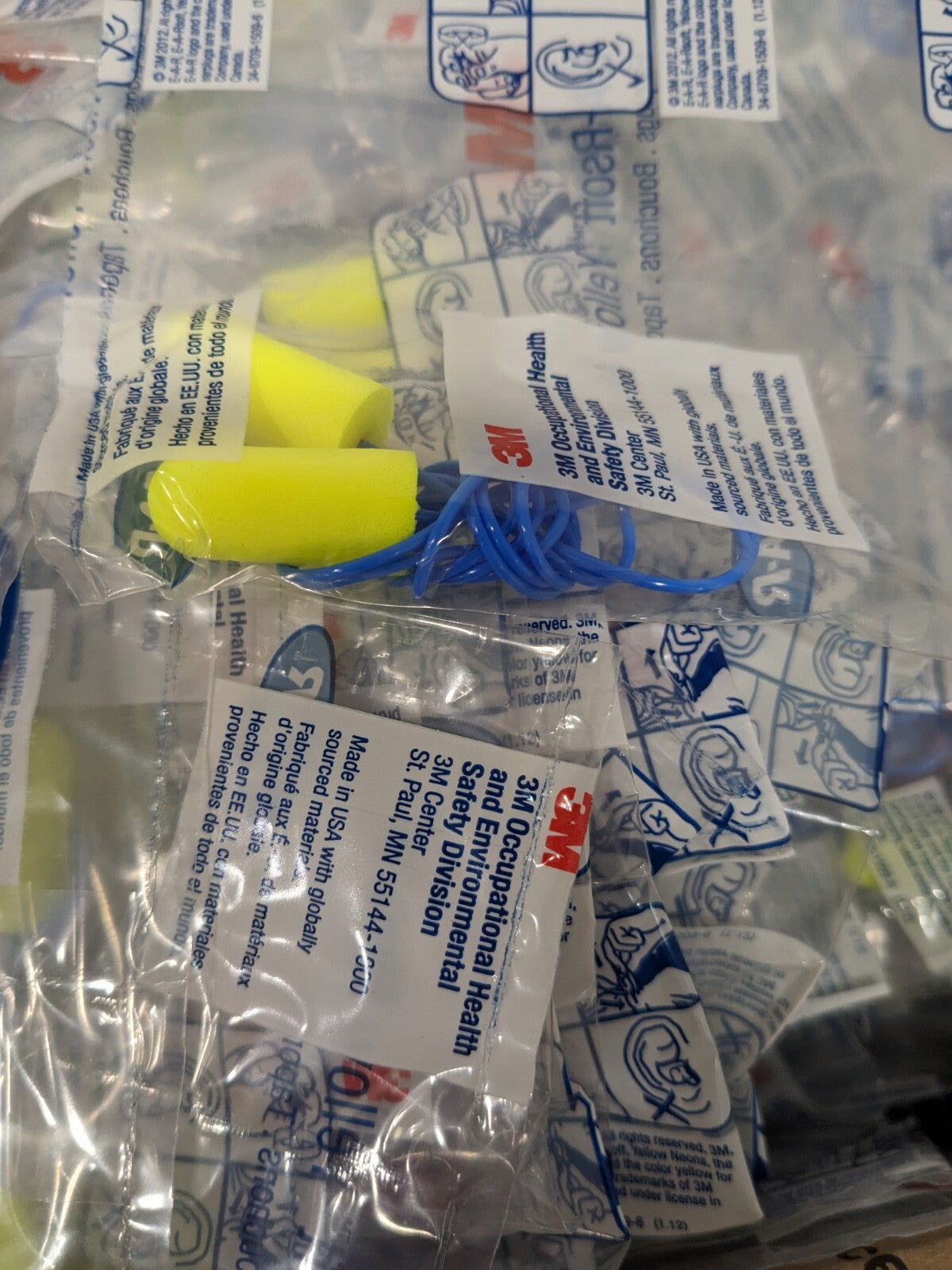 3M Earplugs 33 dB, Foam, Bullet, Roll Down, Corded Approx. 200 Pairs 7000002306