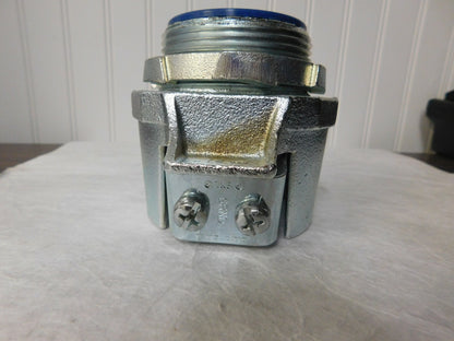 Thomas &amp; Betts 2-1/2" Trade Malleable Iron Set Screw Conduit Conn 3121