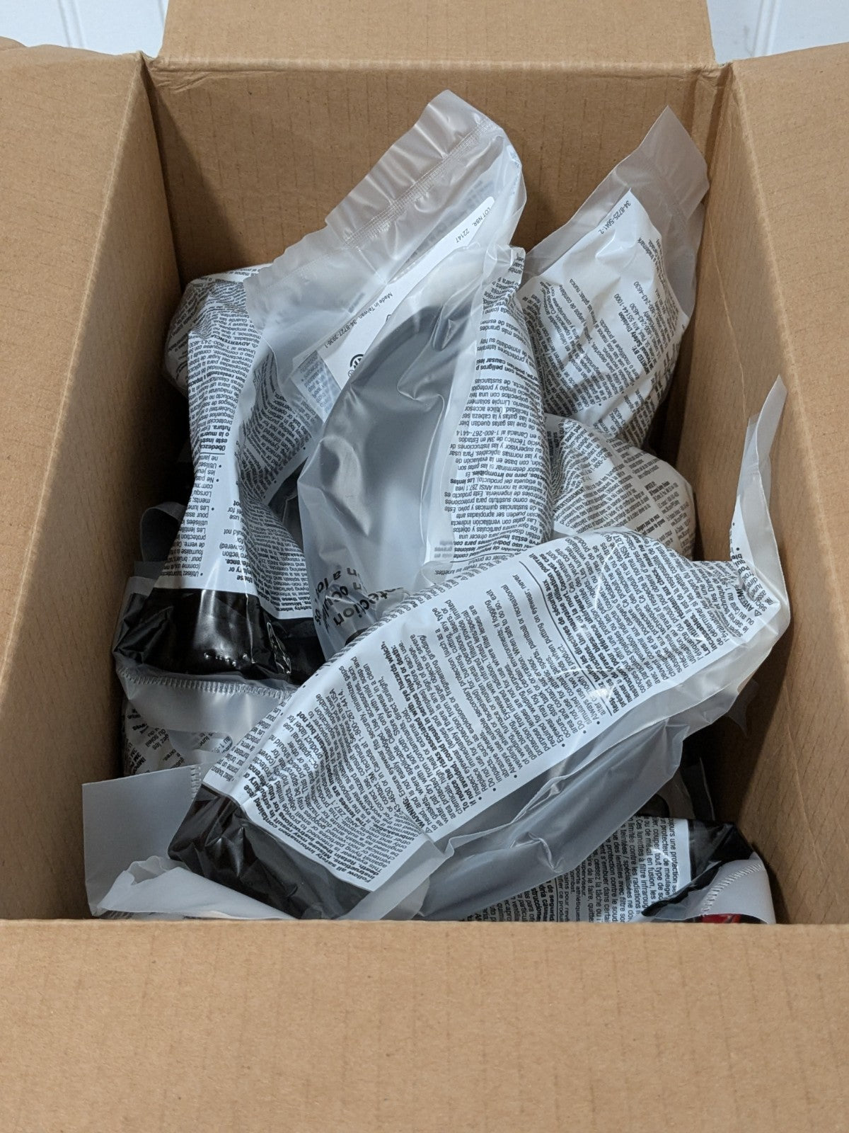 3M Maxim Elite Series, MXE1002SGAF-BLK, Black Frame Box of 18 7100222266