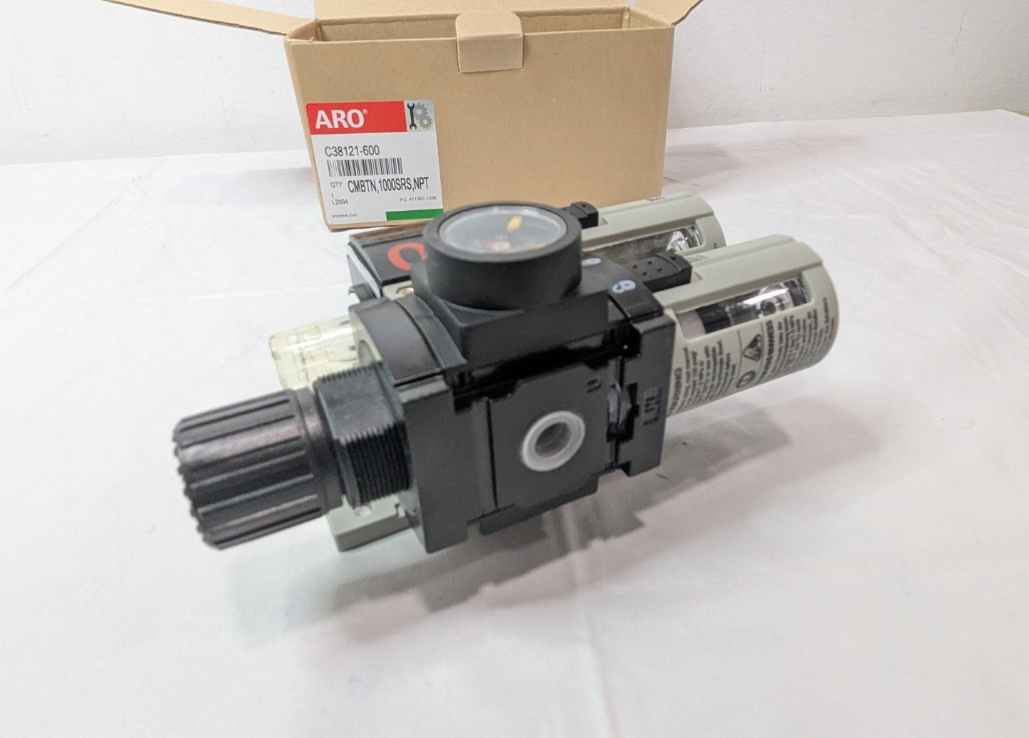 ARO/Ingersoll-Rand 2 Pc FRL w/Pressure Gauge 1/4NPT C38121-600