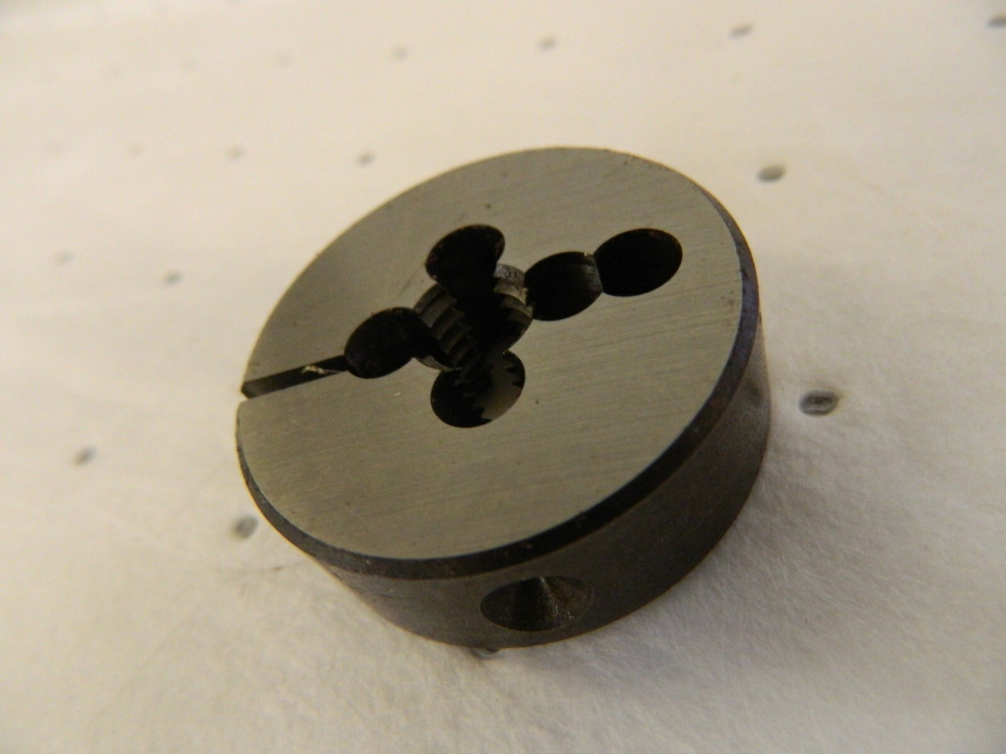 TITAN USA Round Die: 3/8-16, 1-1/2" OD, Carbon Steel TE80143