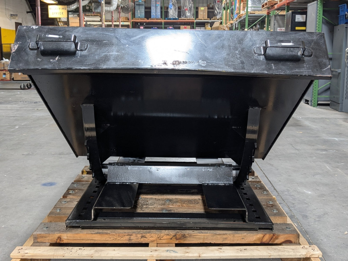 Hippo Hopper Heavy Duty Self-Dumping Hopper w/ Lid and Drain Valve HH24HD